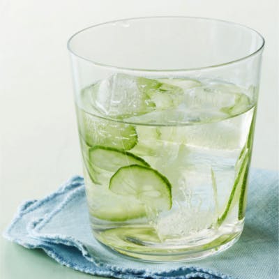 cucumber gin fizz cocktail