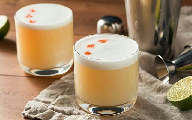Gin and Ginger Sour: upgrade your nightly tipple with this simple, tasty cocktail recipe! &gt;&gt;