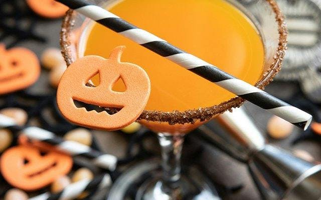 Carved pumpkin Halloween garnish idea