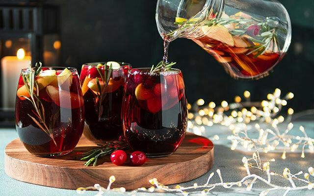 This cranberry &amp; orange Christmas punch is just what we need for our festive get-togethers!