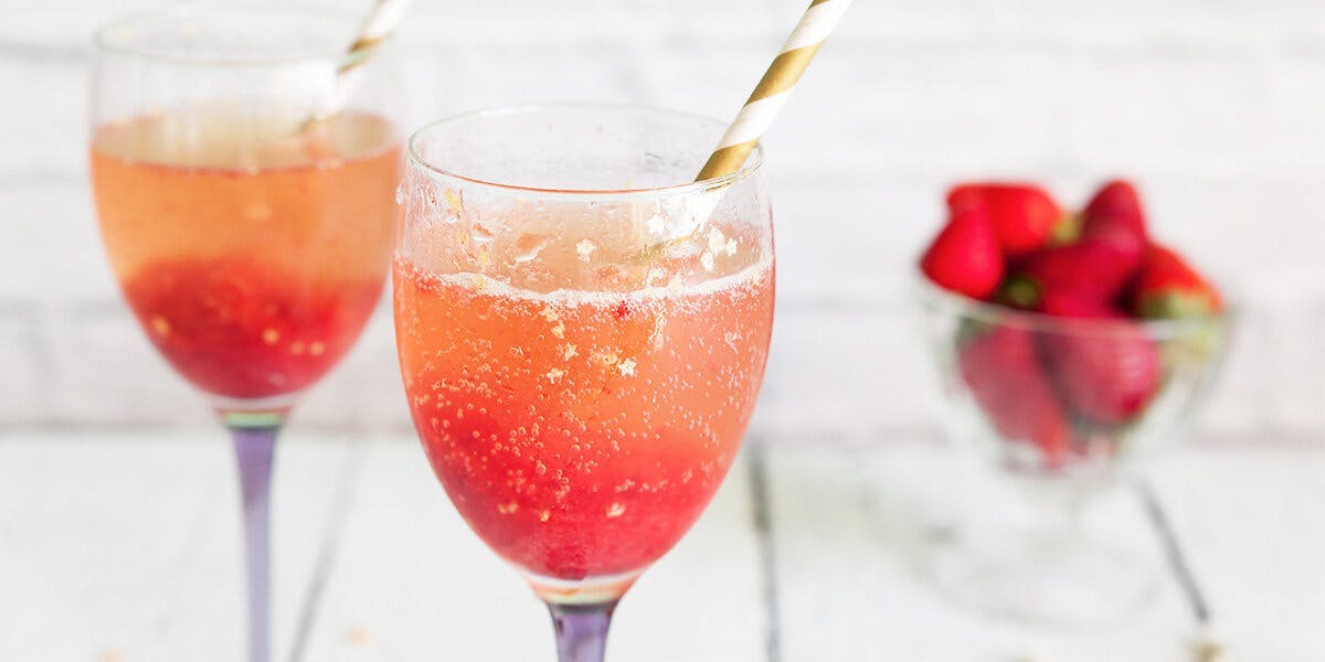 The Clementine Royale: a sparkling gin and prosecco cocktail that's perfect for festive celebrations!