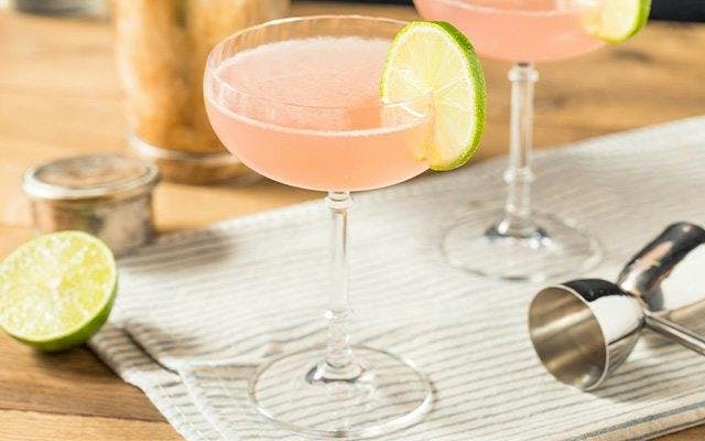 Prosecco, rhubarb and gin cocktail recipe
