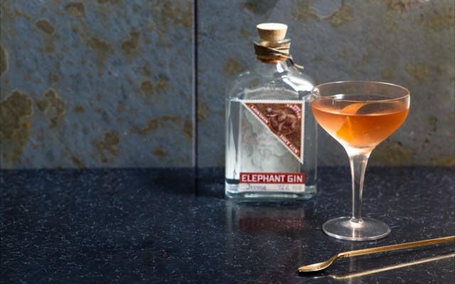 Elephant gin Golden Martini cocktail