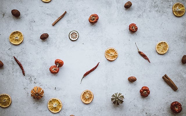 How To Dry Fruit Slices For Your Cocktails and Gin – Edible Crafts