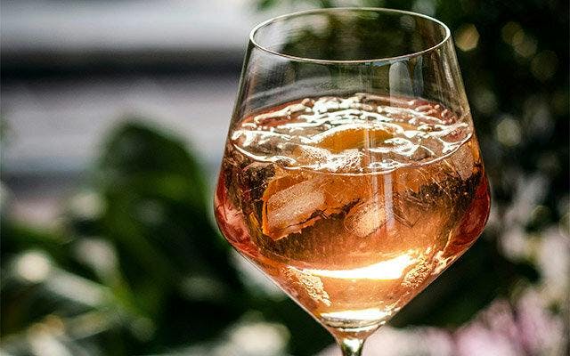 Gin and white wine cocktail recipe