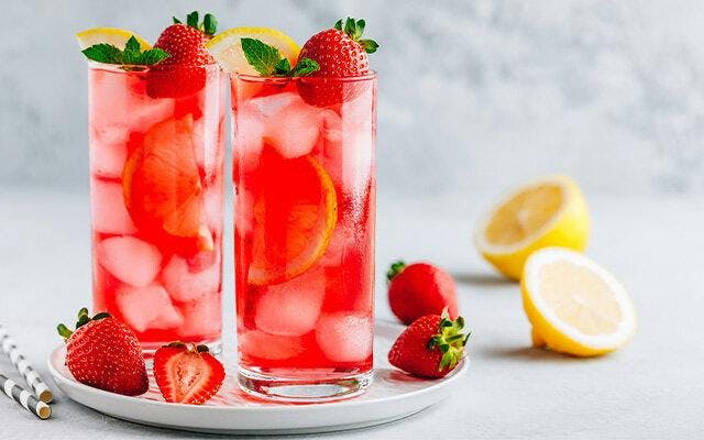 Strawberry and lemon cocktail delight 