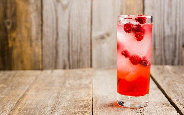 Gin and raspberry cocktail recipe