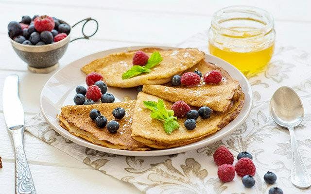 Berries and Ginned Honey Pancakes