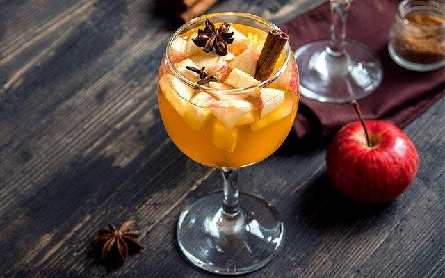 Gin and apple mix 