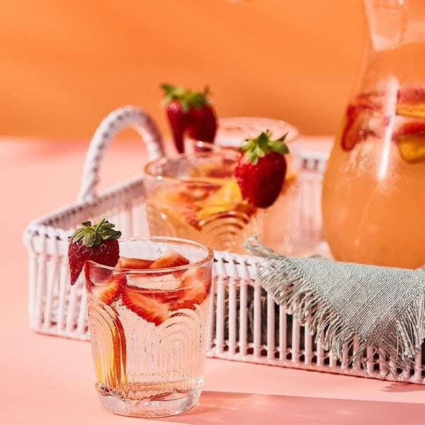 Strawberry and peach cocktail recipe