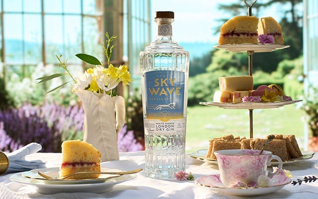 Craft Gin Club's March 2024 Gin of the Month, Sky Wave White Horse London Dry Gin in a beautiful glass bottle