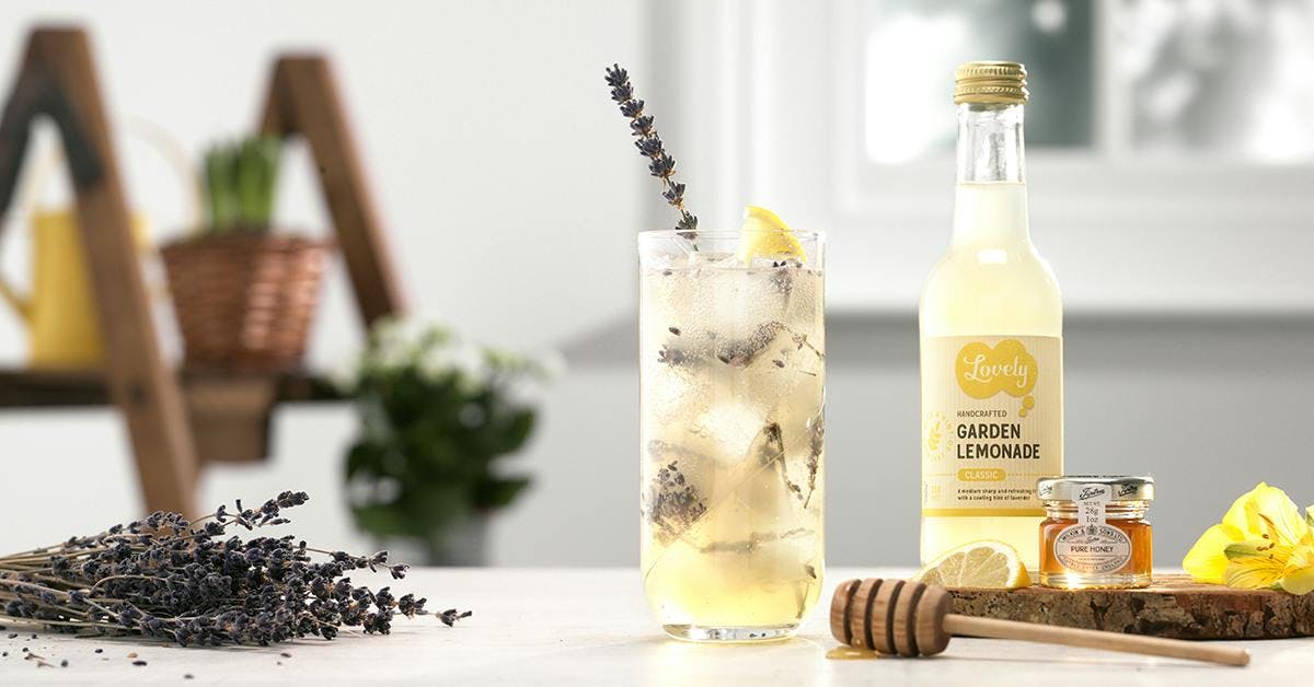 You won't bee-lieve how yummy this honey, lemon & lavender gin cocktail is