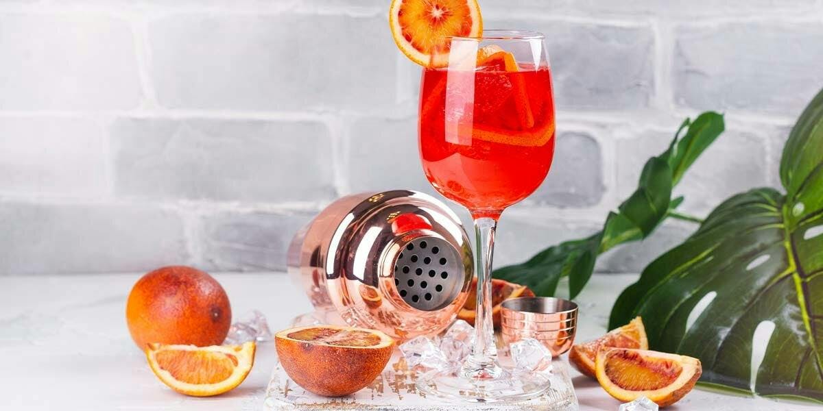 10 of the hottest gin cocktail trends for summer 2020