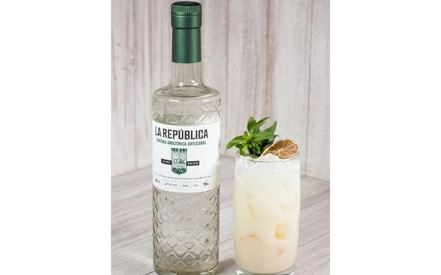la+republica+gin+eucalyptus+fizz+gin+cocktail.png