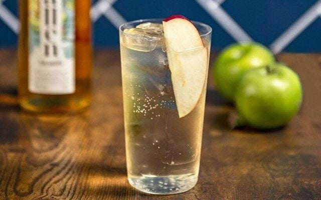 Gin and apple  mix 
