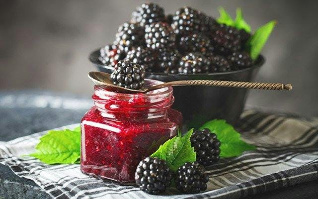 Blackberry jam recipe with gin