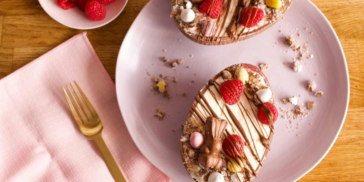 Easter Egg Cheesecake Recipe: how to make the best cheesecake filled Easter egg, no baking required!