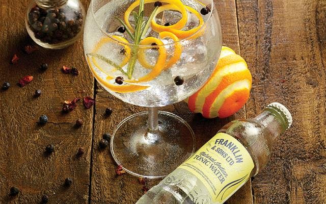 Franklin and sons Indian Tonic water+gin and tonic+juniper berries+orange+peel+rosemary