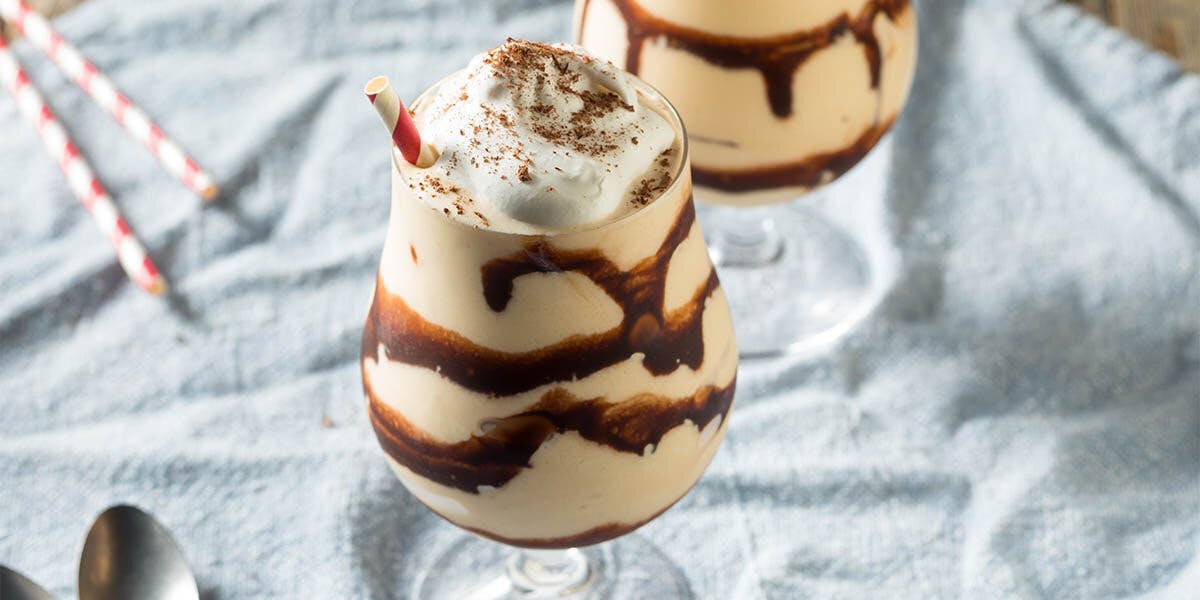 We could sip this frozen gin, chocolate and coffee cocktail all summer long!   