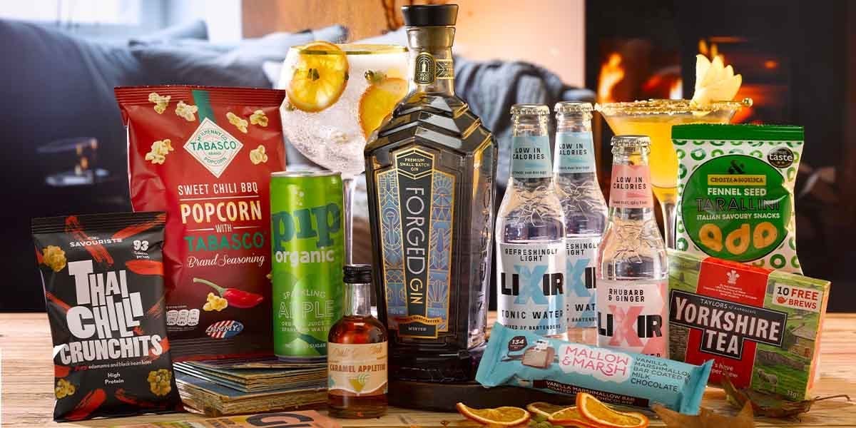 Get cosy with Craft Gin Club's November 2023 Gin of the Month box!