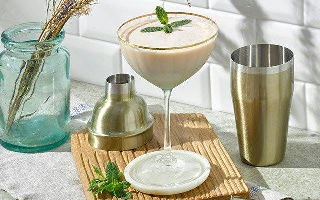 Gin and mint cocktail with Créme de Menthe Blanche