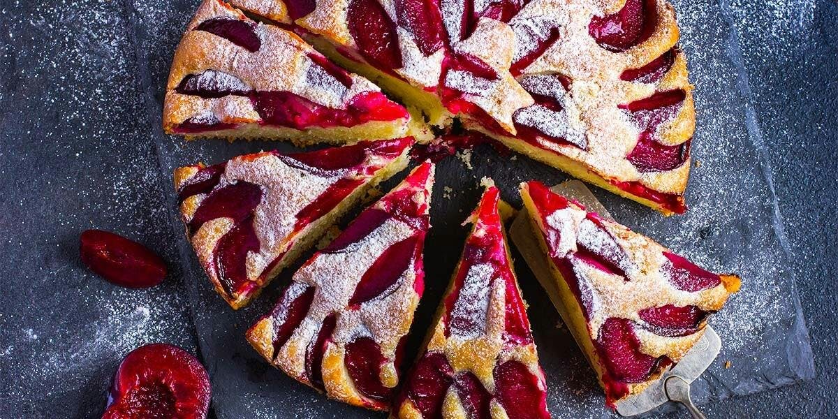 Sloe Gin Plum Cake - an easy and delicious baking recipe for late summer