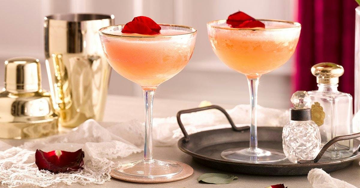 Is this sparkling strawberry and vanilla gin cocktail the perfect Valentine's Day cocktail?