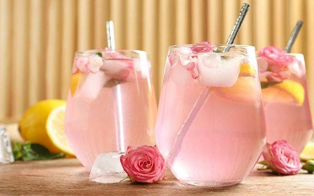 Rose Lemonade Gin Cocktail.jpg