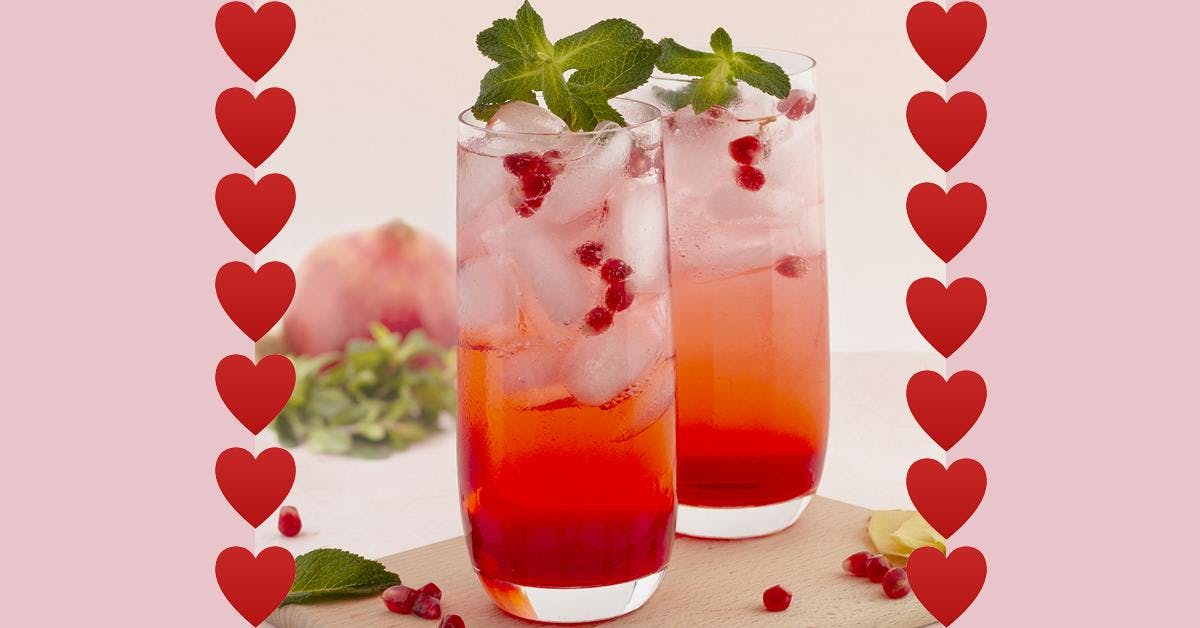 Is this the prettiest Valentine's Day cocktail ever?! 