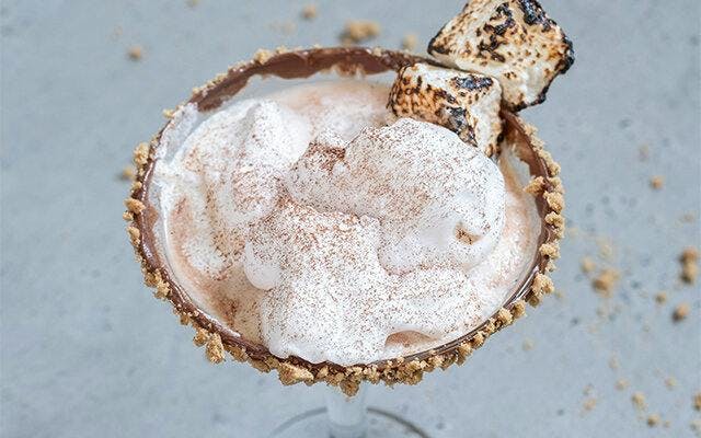 Chocolate and marshmallow martini &gt;&gt; Get the recipe!