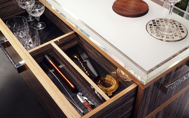 This Gin Trolley is for the discerning gin drinker...and is PIMP