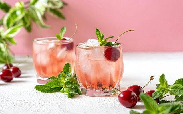 5 classic Angostura bitters cocktail recipes