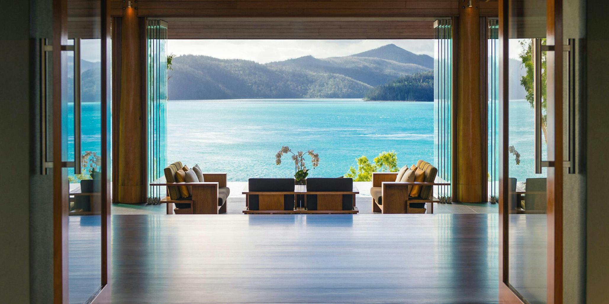 Queensland Tourism - Get 1 night complimentary when you book a 4-night retreat package  Located in the northern most tip of Hamilton Island in The Whitsundays, Queensland, qualia is a luxurious resort tucked into tropical bushland with the Great Bar…
