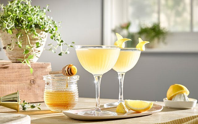 Bee's Knees Lemon Cocktail.jpg