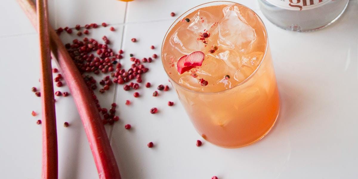 Rhubarb and gin: it's a match made in heaven in this refreshing spring cocktail!