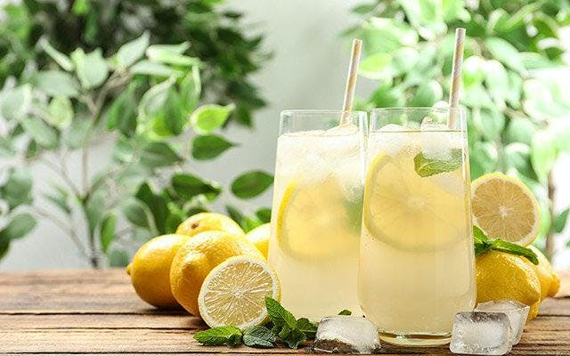 Honey meets lemon cocktail 