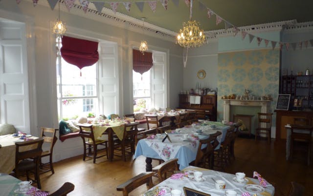 dolly's falmouth cornwall gin tea room