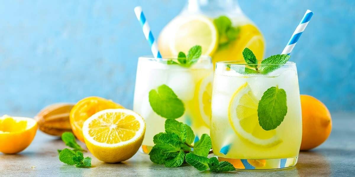 This lemon gin mojito is the ultimate refreshing cocktail to sip in the sunshine!