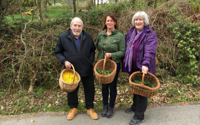 Roger Treva Geraldine visit Glendalough Gin Distillery Tour collecting botanicals in baskets