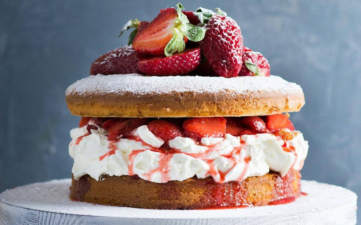 Boozy Strawberry Elderflower Cake 3.jpg