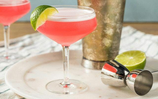 Strawberry Sour gin cocktail recipe