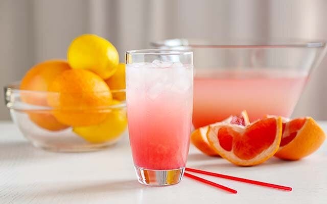 Pink grapefruit & gin lemonade