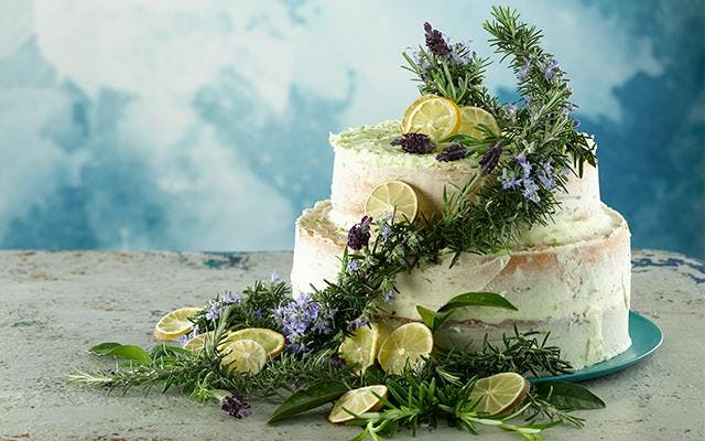Gin and lemon curd wedding cake recipe