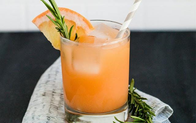 rosemary+and+grapefruit+gin+cocktail.png