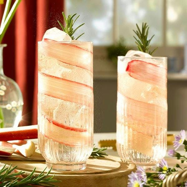Rhubarb and custard gin cocktail recipe