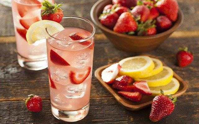 Strawberry & Apple Tom Collins cocktail recipe