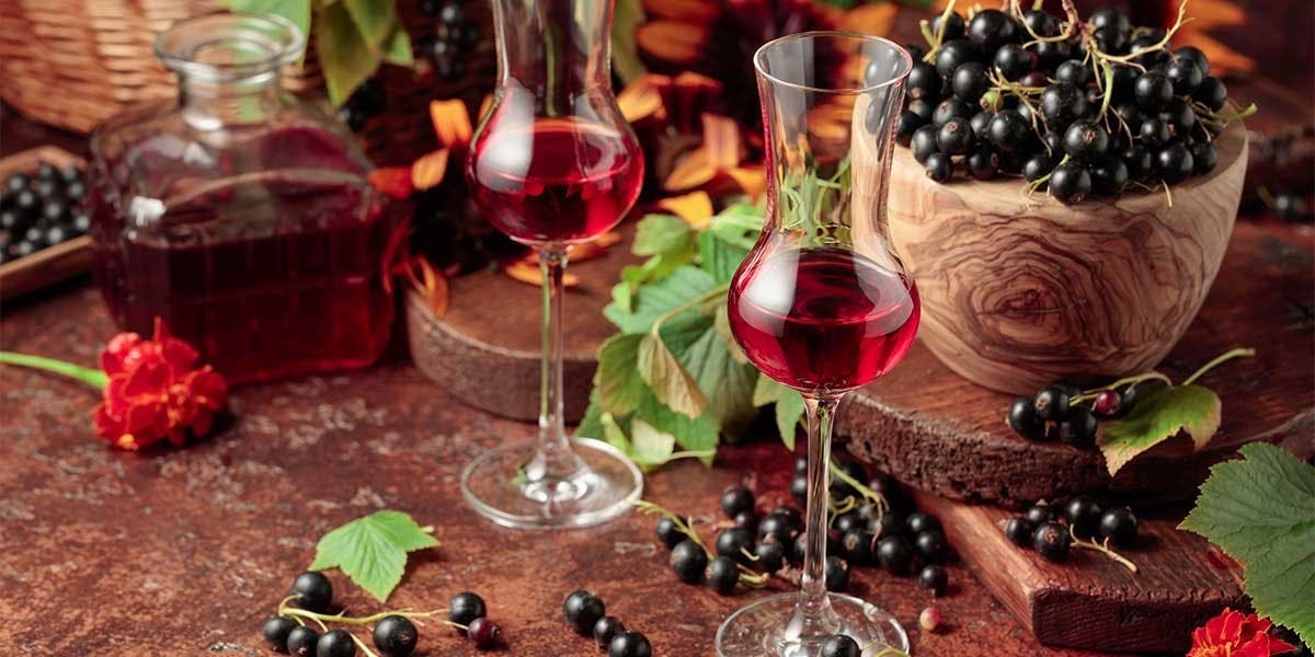 How to make blackcurrant gin at home!