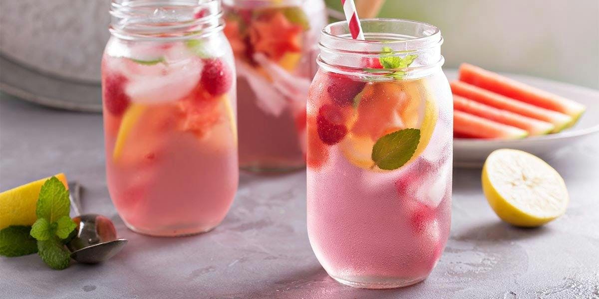 You have got to give this Pink Gin & Rosé Fizz a go! 