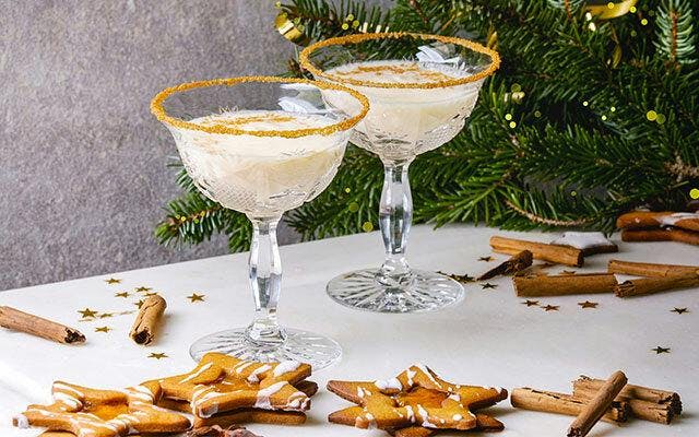 White chocolate hot gin cocktail
