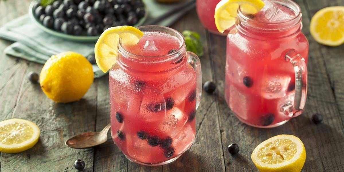 We'll be sipping this ginny Blueberry Fizz cocktail in the sun!